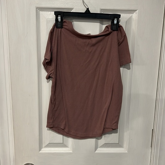 Ultralite women’s tees - Picture 3 of 4